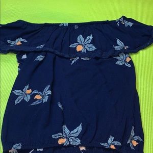 A Mossimo navy blue shoulder shirt